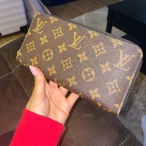 LV Wallet